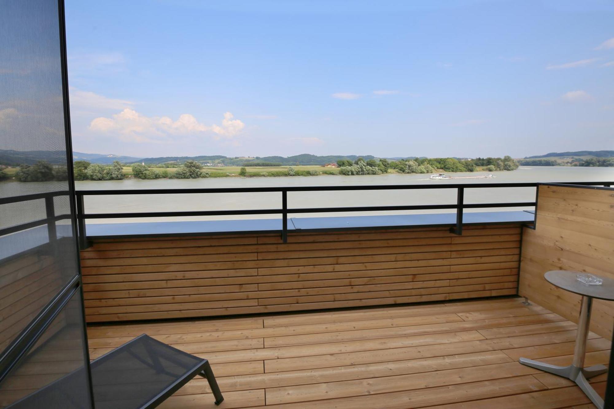 Donau Lodge Ybbs an der Donau Buitenkant foto
