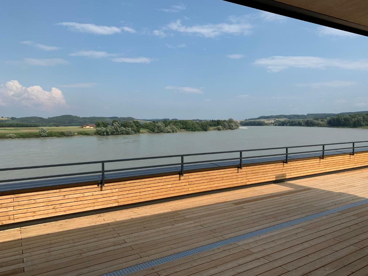 Donau Lodge Ybbs an der Donau Buitenkant foto